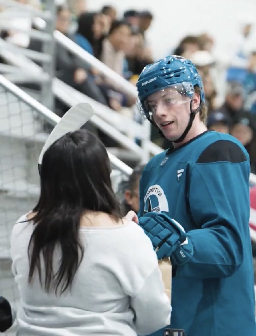 COLLlNGRAF's tweet photo. reintroducing myself for new mooties #hockeytwt

hii i’m mac :P
-23, not born but raised in the bay (🇵🇭)
-#turnitallteal #sjsharks 
     ↳ cg51, ep48, ic92
-big fan of bay area sports, ethel cain, ptv, movies, film photog, and more! https://t.co/0CjKiP1RK5
