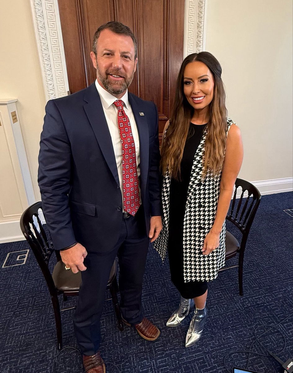 SaraGonzalesTX's tweet photo. Today I was honored to join @SecMullinDHS at the White House. H-1B scammers should be VERY concerned. 

We’re going to find you. And you’re going to be deported. 🫡🇺🇸 https://t.co/mrFstZ2qOd