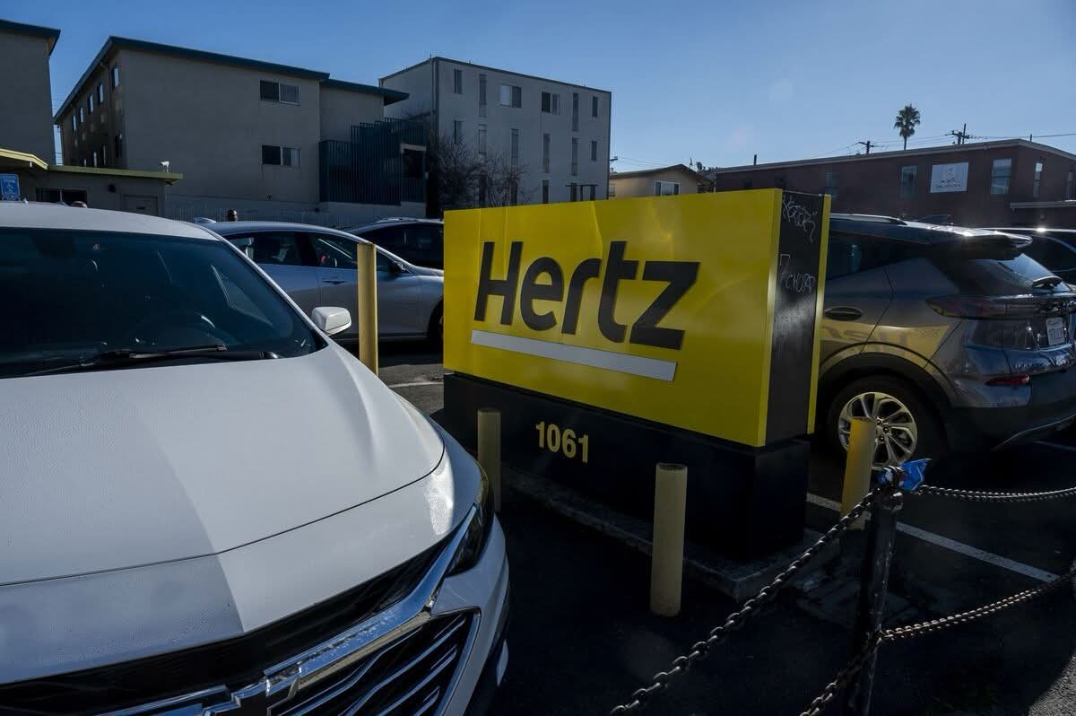 junkbondanalyst's tweet photo. Hertz can't escape the virtuous cycle. Filed for Chapter 11 in 2020, emerged with distressed investors owning the business into the greatest operating environment its ever had, only to once again fall victim to its own missteps while spending billions on buying back its own stock. 

Today the business has more debt than it did pre-bankruptcy and has now hired PJT to evaluate avenues to address its capital structure. Its near term maturities, several billion of Term Loans due 2028, trade in the 50s.

Chapter 22?