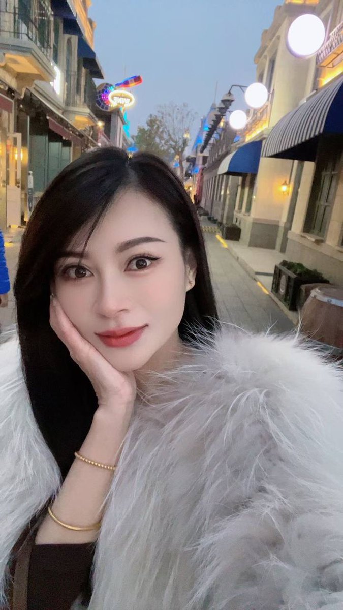 SunCheyeld's tweet photo. 你要是长得不好看，我还能和你一起吃饭看电影，可是你长得太好看了，我只想和你睡觉。
怒江傈僳族自治州福贡县福桥广场
#怒江
老师037
截图联系客服：@Jeyyyn0

（订100抵课费，白嫖勿扰）
#云南 https://t.co/2PUa4Xmnna