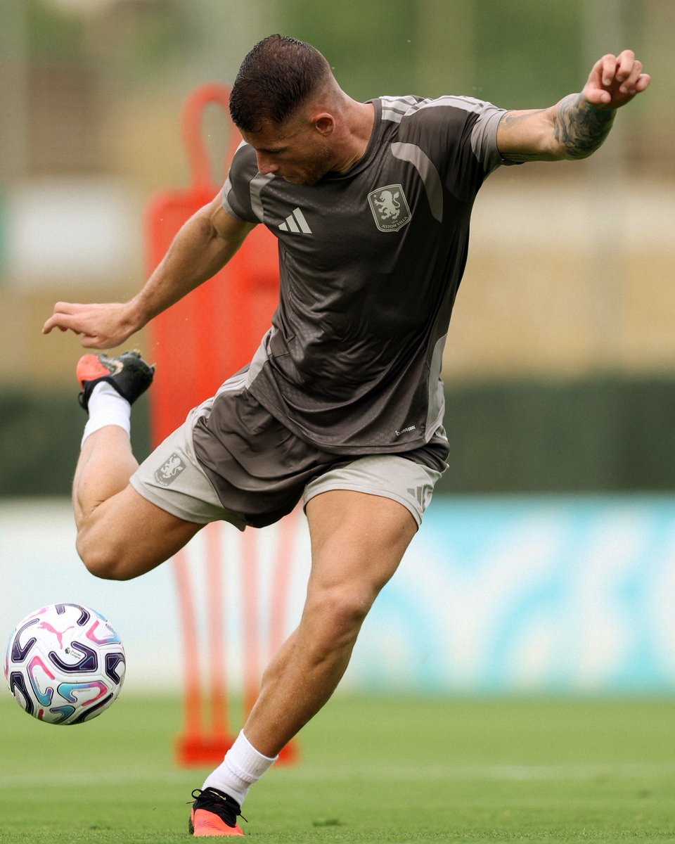 AstonVilla's tweet photo. Another day's work 🇪🇸 https://t.co/K2cPADXzbs