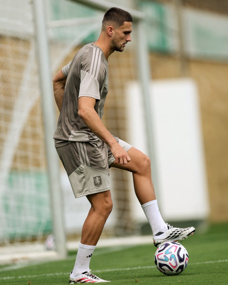 AstonVilla's tweet photo. Another day's work 🇪🇸 https://t.co/K2cPADXzbs