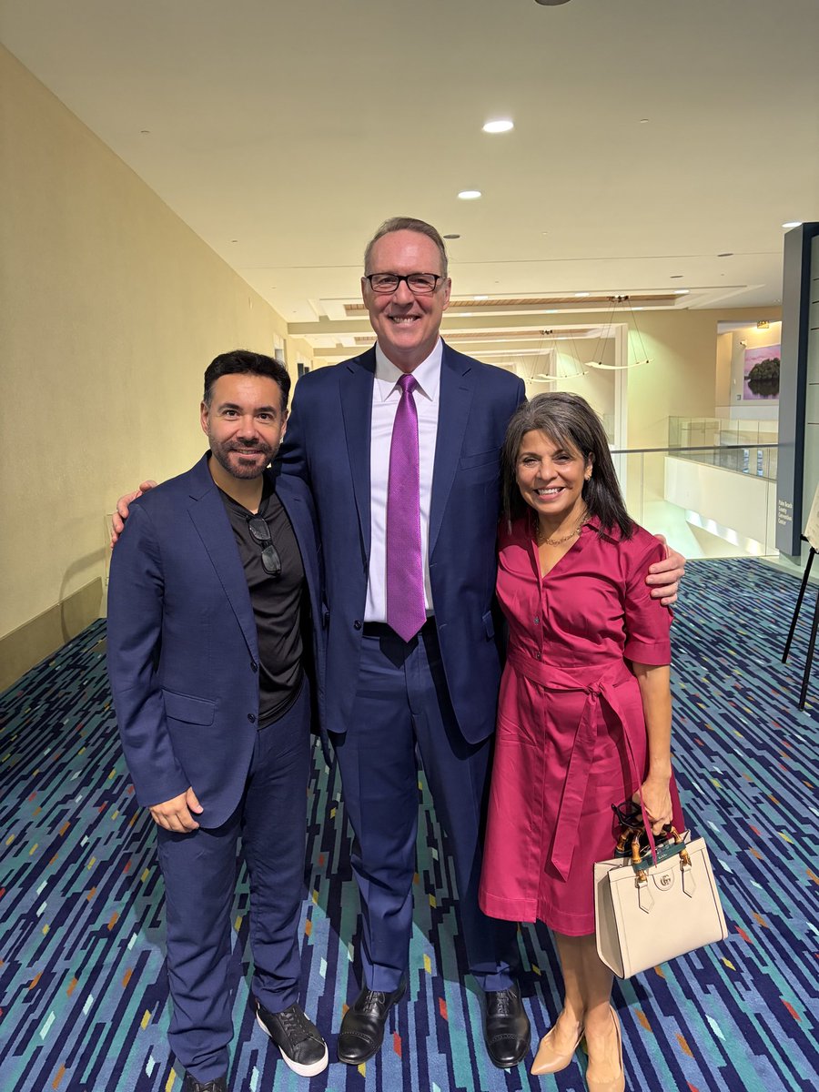 SearcyTalk's tweet photo. We’re halfway through #HispanicHeritageMonth and celebrating some of the moments that have made it so special.
Here’s a look at a few moments from the Hispanic Heritage Leadership Summit to the Palm Tran bus wrap featuring attorney Mariano Garcia.
And... there’s more to come! https://t.co/irTOX9Ey0x
