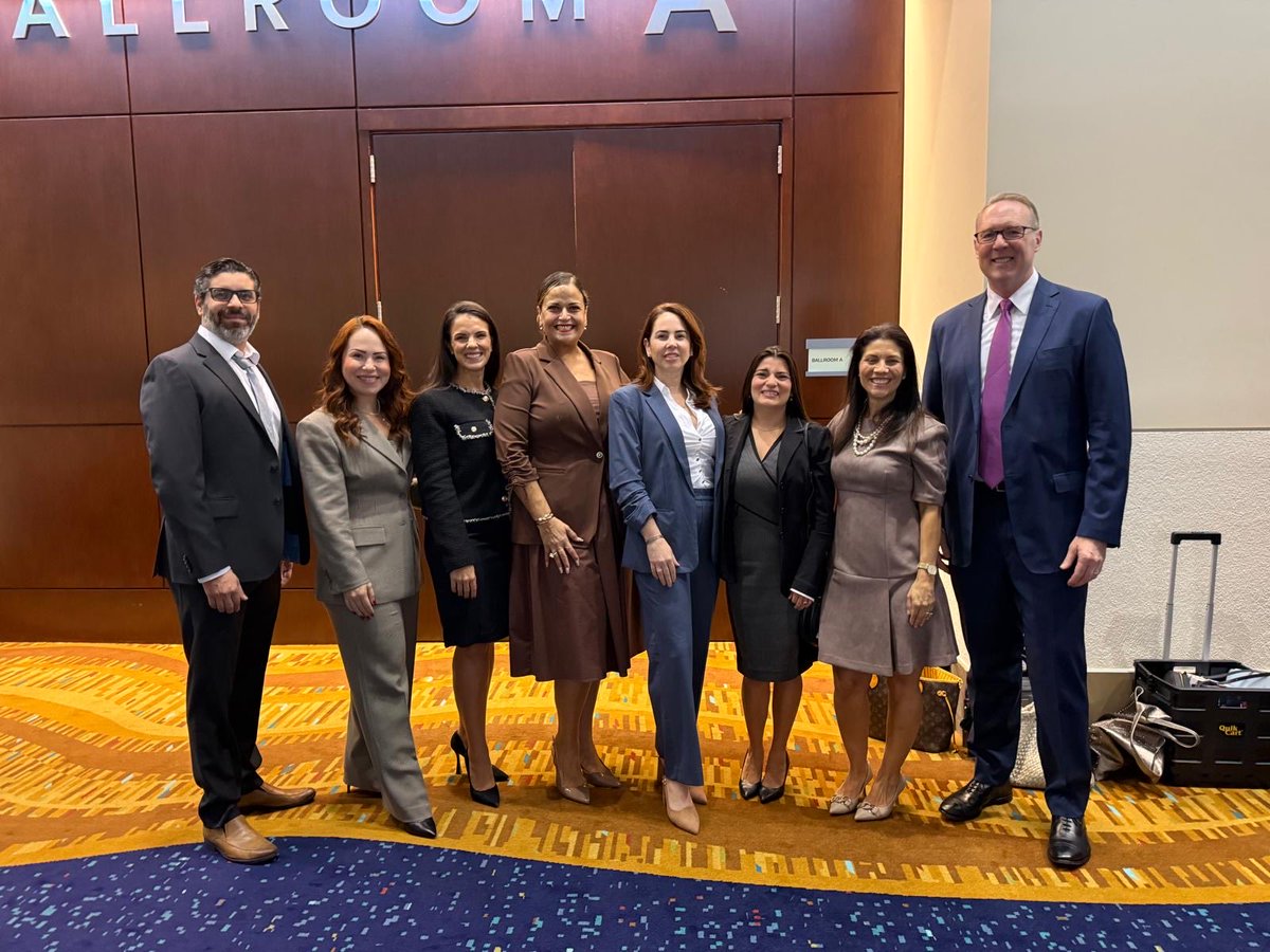SearcyTalk's tweet photo. We’re halfway through #HispanicHeritageMonth and celebrating some of the moments that have made it so special.
Here’s a look at a few moments from the Hispanic Heritage Leadership Summit to the Palm Tran bus wrap featuring attorney Mariano Garcia.
And... there’s more to come! https://t.co/irTOX9Ey0x