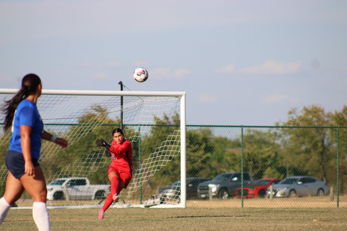 CedarValleySuns's tweet photo. Cedar Valley Women's ⚽️ flicks in W over North Lake

📸 https://t.co/e0jExV34pc

#CedarValleySuns | #DACSoccer https://t.co/glnS5t0kGW