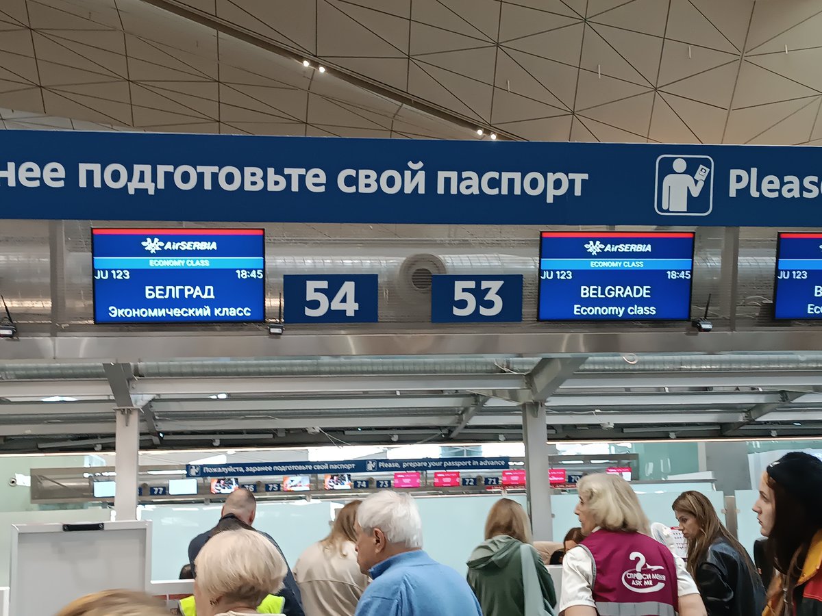 Uzvepsank's tweet photo. Он улетел, но не обещал вернуться. https://t.co/AzhDjQeqTq