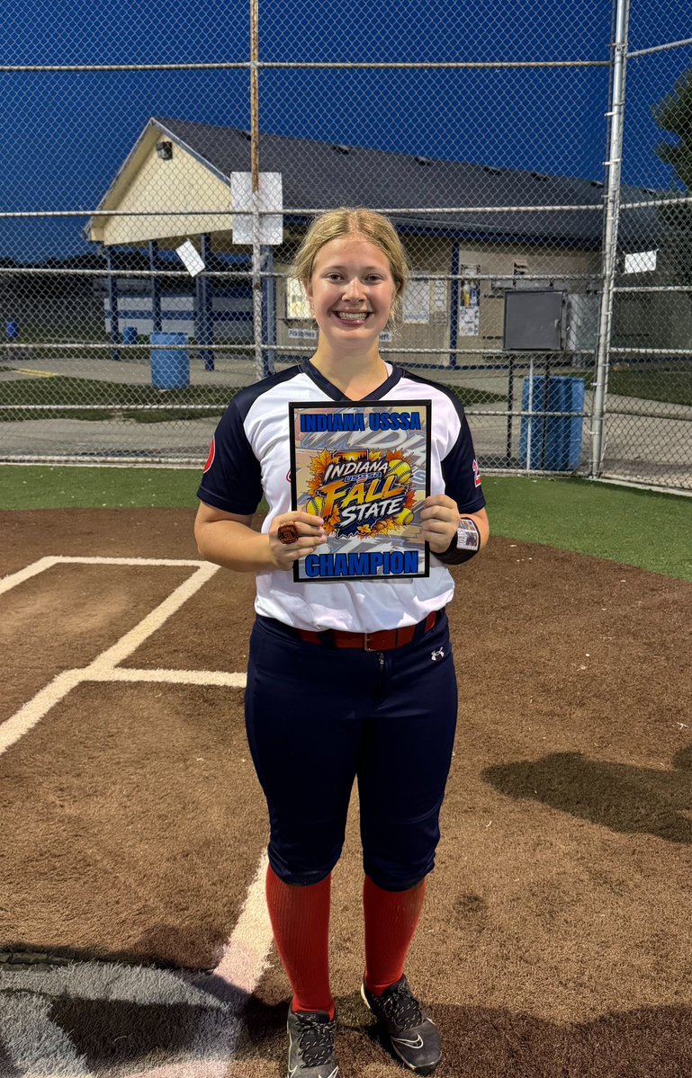 EllaCox2029's tweet photo. USSSA Fall State Champs! Undefeated weekend in Indy!
Mixed it up at the plate this weekend with hitting, slapping and bunting. 
Tried my first bunt with 2 strikes too and got it down!

My stats:  .500 AVG | .533 OBP | 7 H | 1 2B | 11 R | 4 SB | 
1 RBI | 1 BB
 
Video 1 - Defensive highlights LF and CF
Video 2 - Batting highlights

Next up ➡️ Evansville this Saturday!

@Castle_Softball @IndyDreamsSoft1 @PrepSoftball @LineDsoftball @CoachDailyNCSA