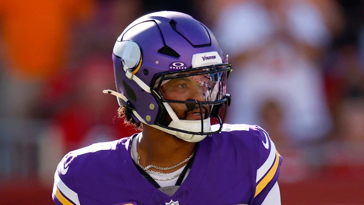 NFCNorthNewss's tweet photo. HOLY SH*T! 😳😳😳

Reports out of Minnesota say that Kyler Murray and JJ McCarthy would FREQUENTLY resort to name calling during arguments in practice, with Murray calling McCarthy “JJ McShortBus” and McCarthy referring to him as “Midget Murray.”

After Sunday’s win over Tampa Bay, JJ allegedly said some words to Kyler that struck a nerve, leading to Murray telling upper management “It’s him or me.”

The #Vikings chose Murray. 🍿👀