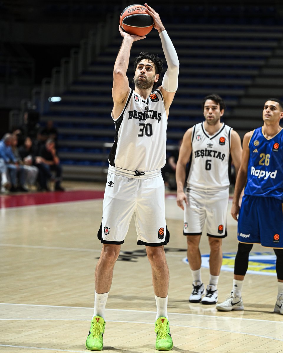 BJK_Basketbol's tweet photo. ▪️ 3. Çeyrek Sonucu

Maccabi Rapyd Tel Aviv 63-78 Beşiktaş

@EuroLeague | #HearWeAre https://t.co/aGvjkyjHOy