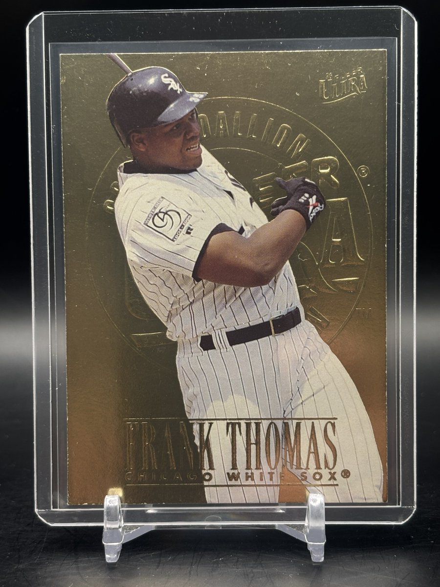 premiercards_2's tweet photo. 1996 Fleer Ultra #44 Gold Medallion
$35
#goatsale https://t.co/Ds81vHCYBf