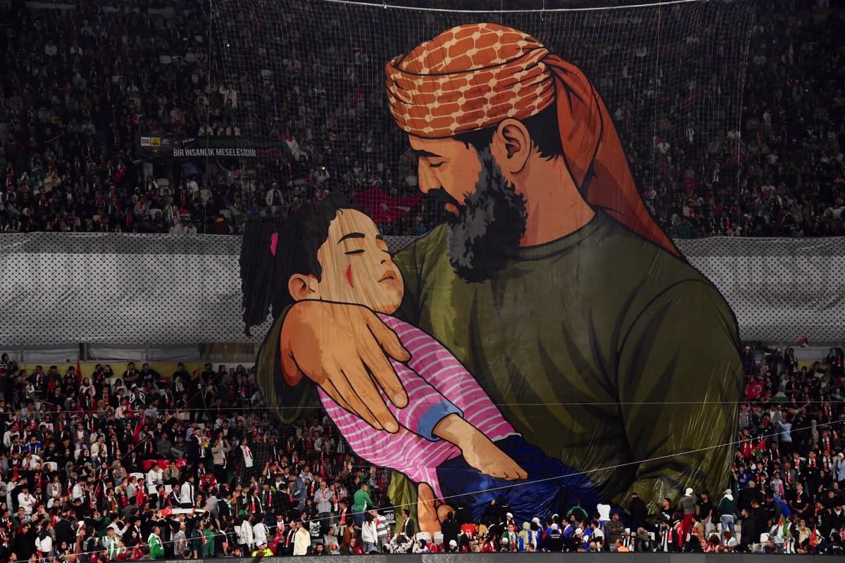 abdullahozdemir's tweet photo. Bazen tek bir cümle her şeyi açık ve net şekilde özetler. 

“Filistin özgür olana dek maç ertelenmiştir.” 🇵🇸

Teşekkürler @konyaspor 👏🏻 https://t.co/2XU5YjdFWF