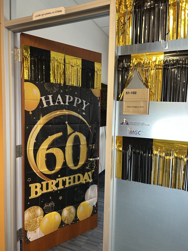 TheGregoryLab's tweet photo. A very happy belated birthday to our fearless leader, @sgrayg 🎂🧬🎊🥂 https://t.co/BxZCfLBpzk