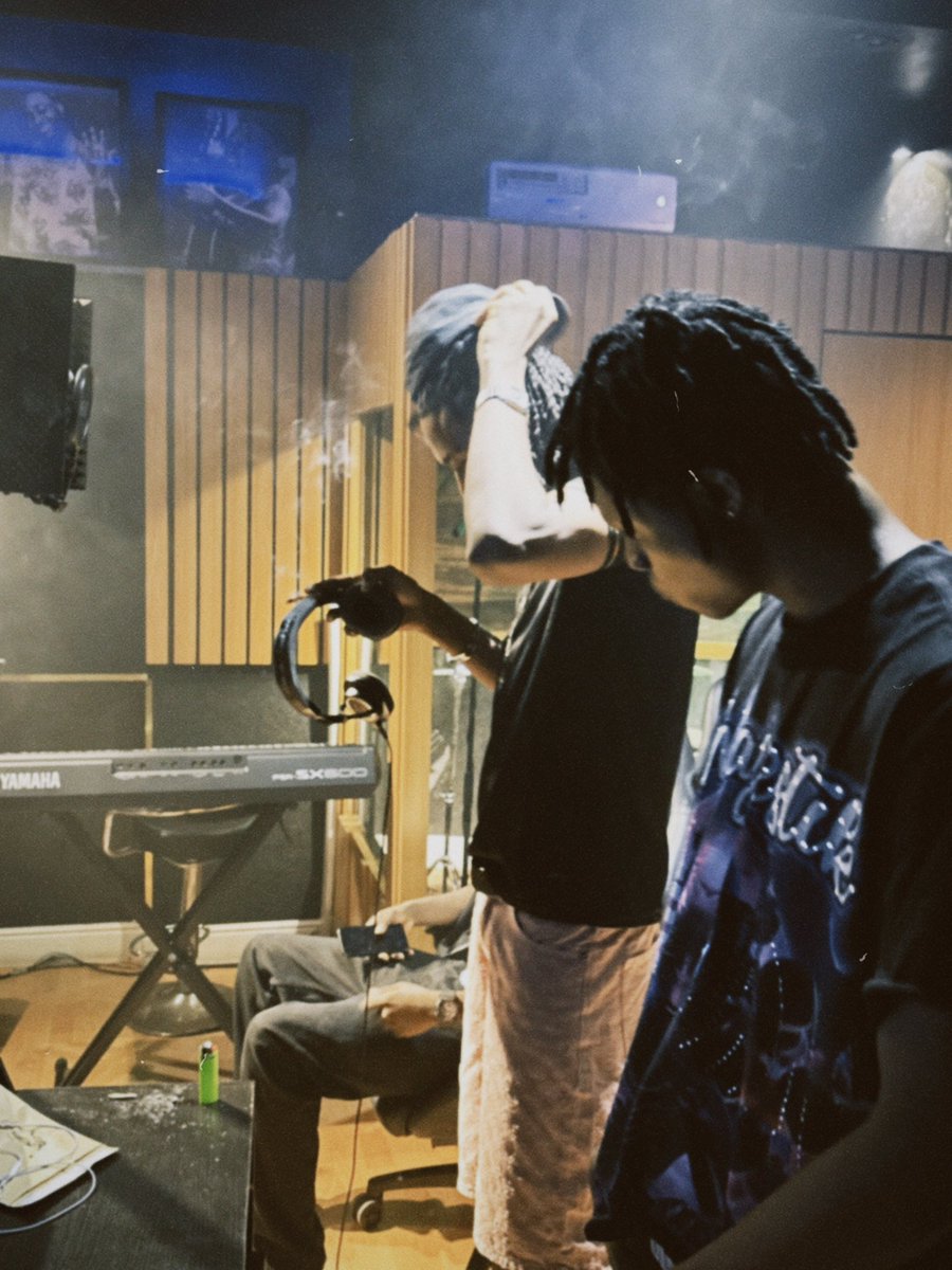 Nast_asf's tweet photo. New Music OTW #trapstar 
📸: @thisissmxn_ https://t.co/n8fFC7GVmA