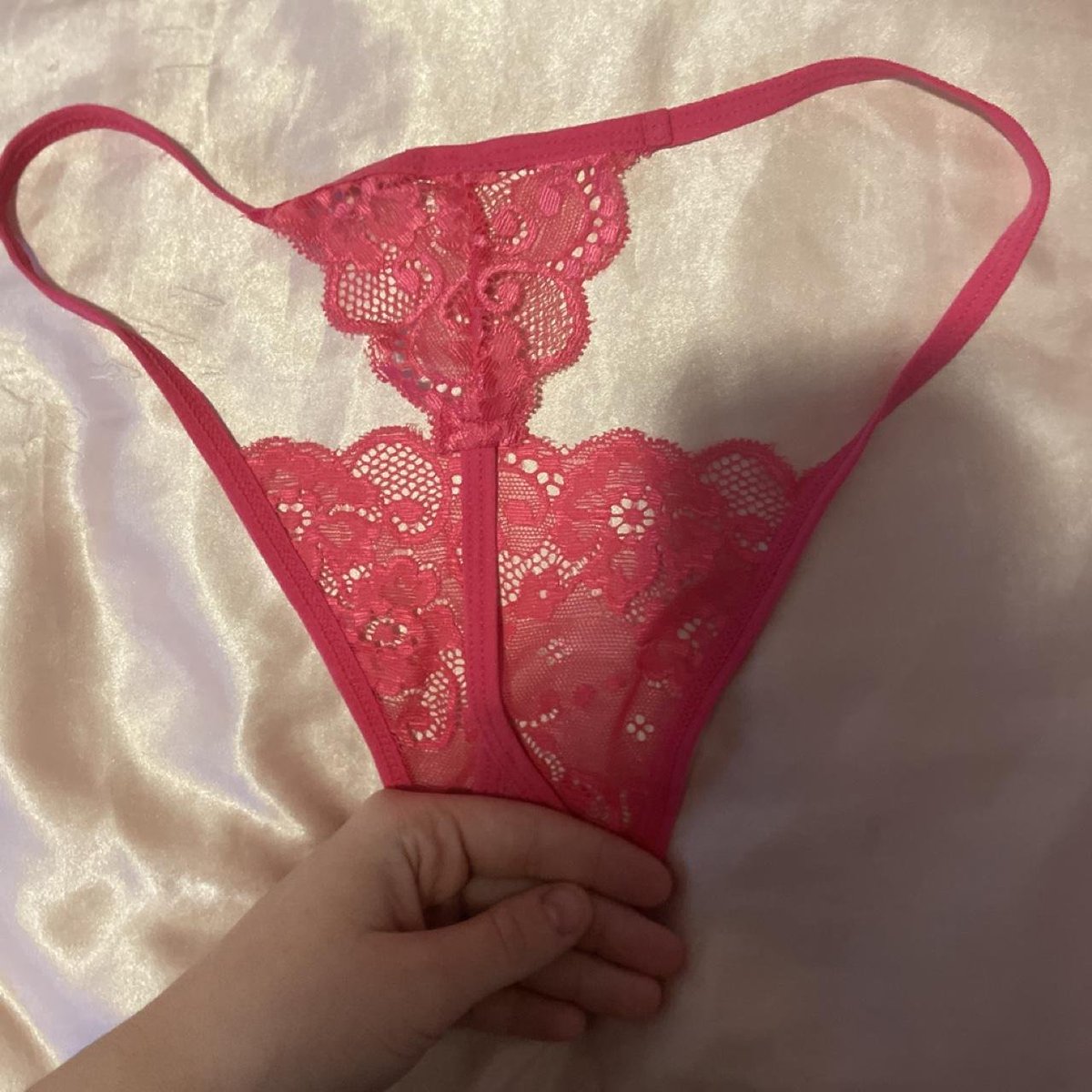 blondevalkyrae's tweet photo. Victoria's Secret Women's Pink Panties For Sale With Pics  #depoptwt #pawg https://t.co/4U8UwMPzLv