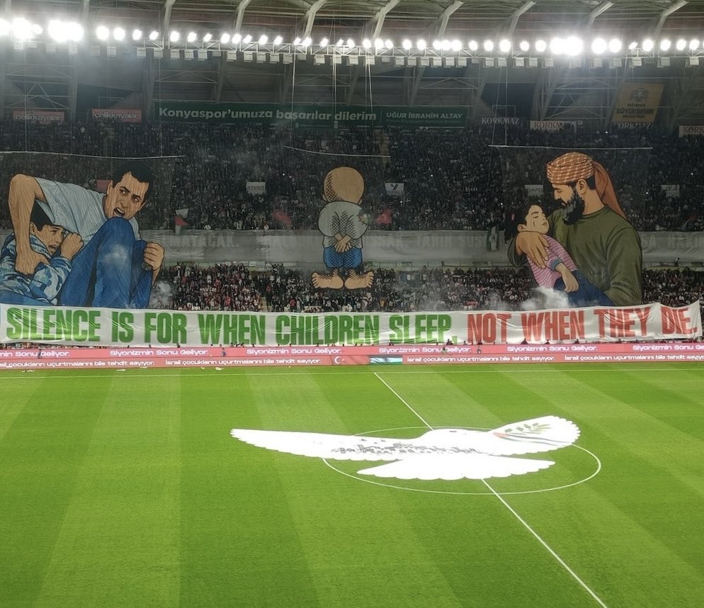 mahirunal's tweet photo. Konya bu akşam yalnızca bir futbol müsabakasına değil, güçlü bir dayanışma iradesine ev sahipliği yaptı.

Filistin Milli Takımı sahaya çıktığında tribünlerden yükselen ses, sporun çok ötesinde bir anlam taşıyordu.

Bir halkın özgürlük iradesi susturulamadığı müddetçe, hiçbir işgal kendisini tarihin nihai hükmü zannedemez.

“Filistin özgür olana kadar; hafızamız da, sözümüz de, dayanışmamız da Filistin’le…”

@u_ibrahim_altay
@tahaayhan