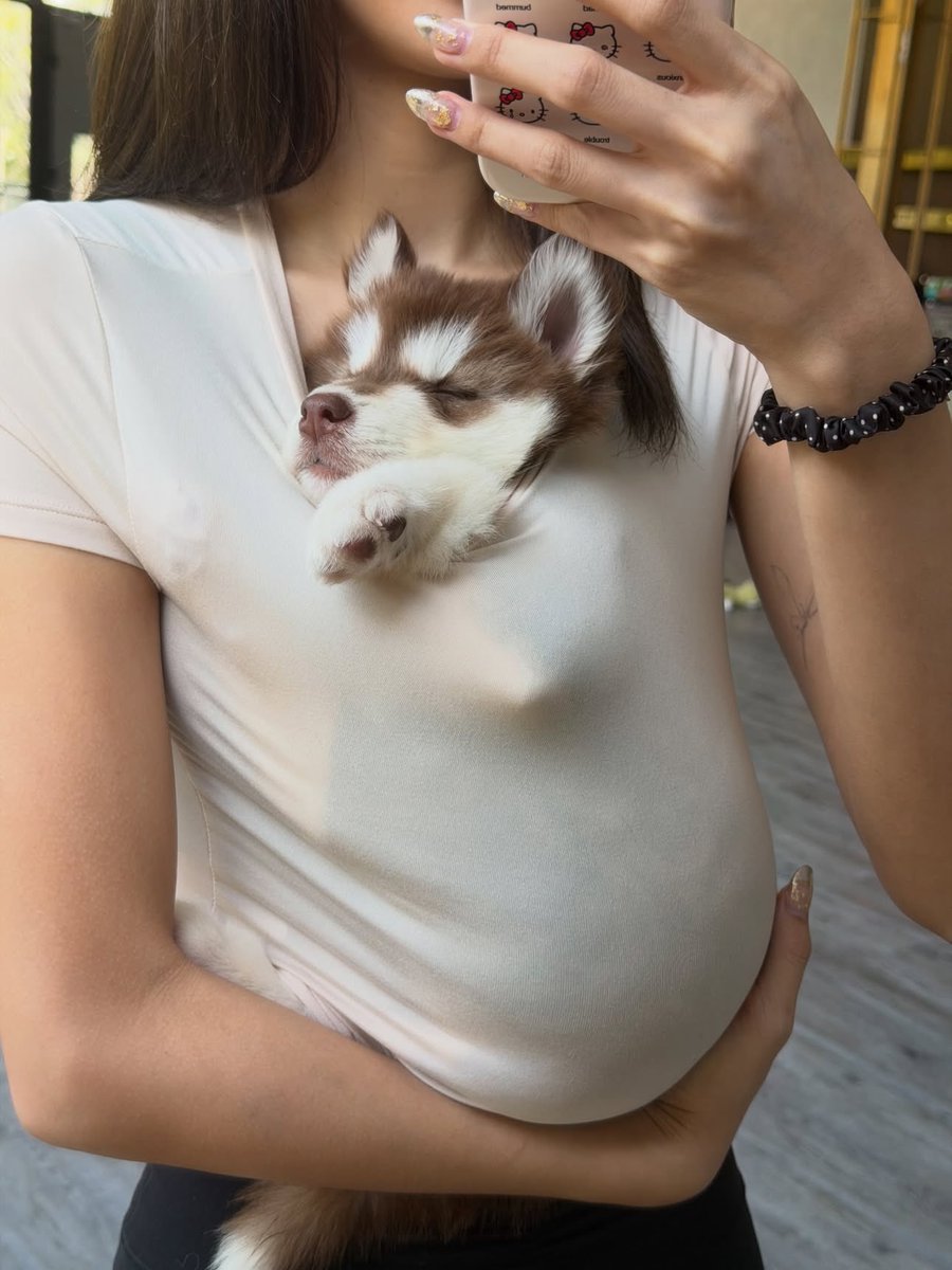 scnsetbabie's tweet photo. ⠀
⠀ ⠀ ⠀ ⠀ ⠀ ⠀ ⠀ ⠀ ⠀ @/sᴄɴsᴇᴛʙᴀʙɪᴇ ᴘᴏsᴛᴇᴅ:
⠀ ⠀ ⠀ ⠀ ⠀“ i made a new friend 🐶 “
⠀ https://t.co/I0PLvwjD2w