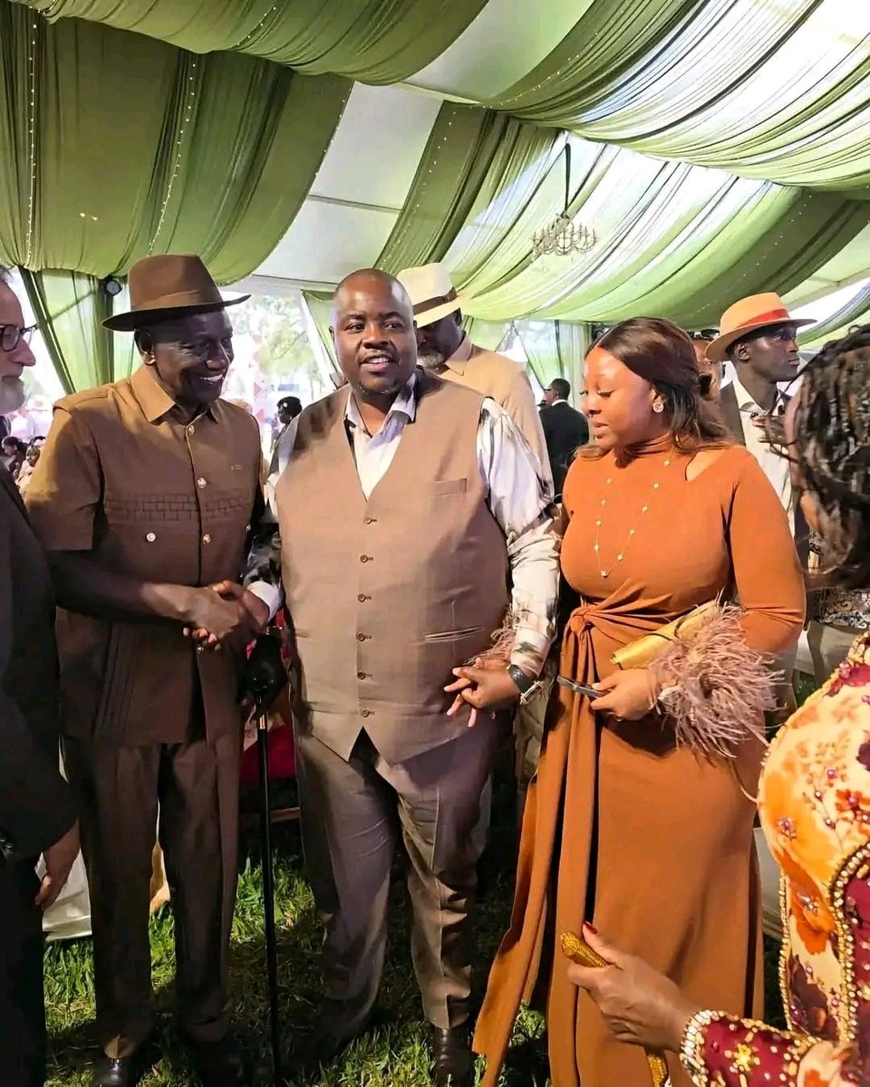 omwambaKE's tweet photo. Wicknell Chivayo, who lived a full life with unfettered access to several African presidents, is gone. https://t.co/aSOw4PccM3
