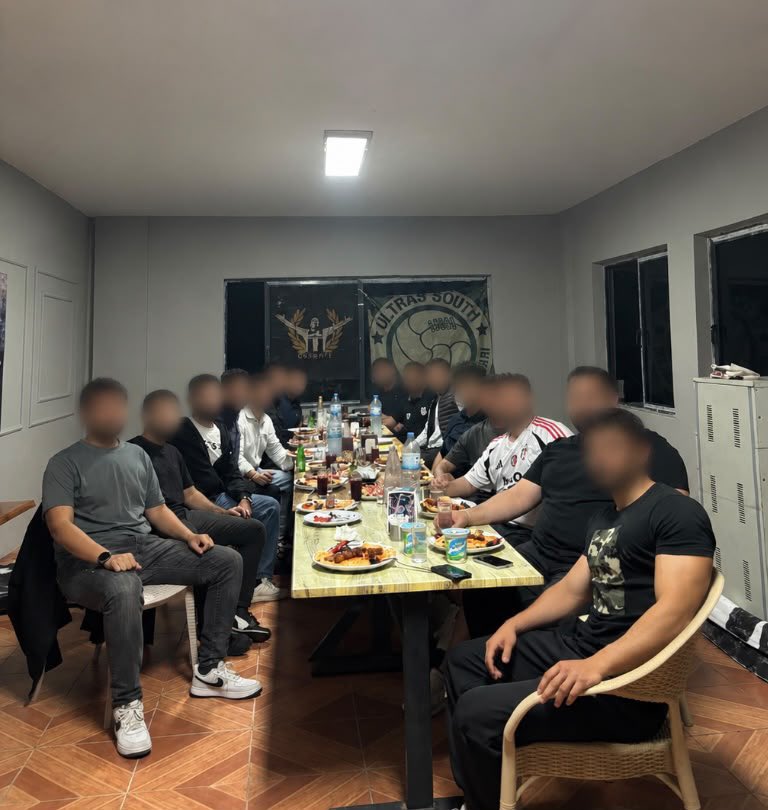 19ygt03's tweet photo. KAMPÜSLER BOYDAN BOYA BEŞİKTAŞ @unityosmaniye  🦅 https://t.co/DTxkWwedYQ