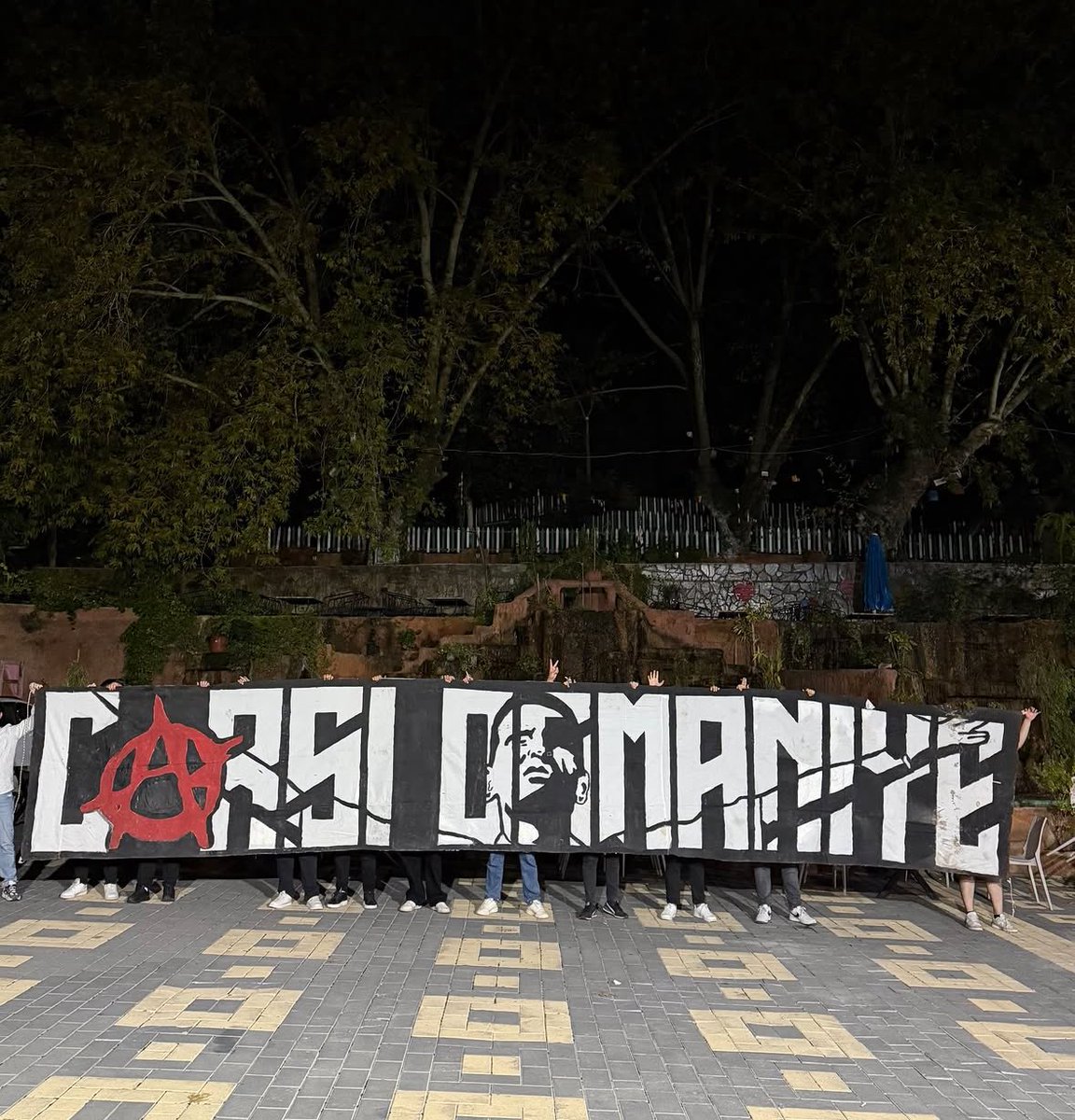 19ygt03's tweet photo. KAMPÜSLER BOYDAN BOYA BEŞİKTAŞ @unityosmaniye  🦅 https://t.co/DTxkWwedYQ