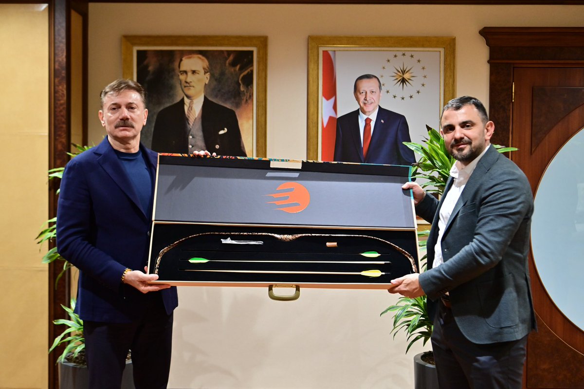 DrHakanBahadir's tweet photo. AK Parti İstanbul İl Teşkilat Başkanımız Sayın @halimaksu’yu, İl Yönetim Kurulu Üyelerimizi ve teşkilatımızın komisyon üyelerini, İlçe Başkanımız Sayın Emrah Parlak ile birlikte belediyemizde ağırladık.

Nazik ziyaretleri ve kıymetli sohbetleri için kendilerine teşekkür ediyor, teşkilat çalışmalarında başarılar diliyorum.