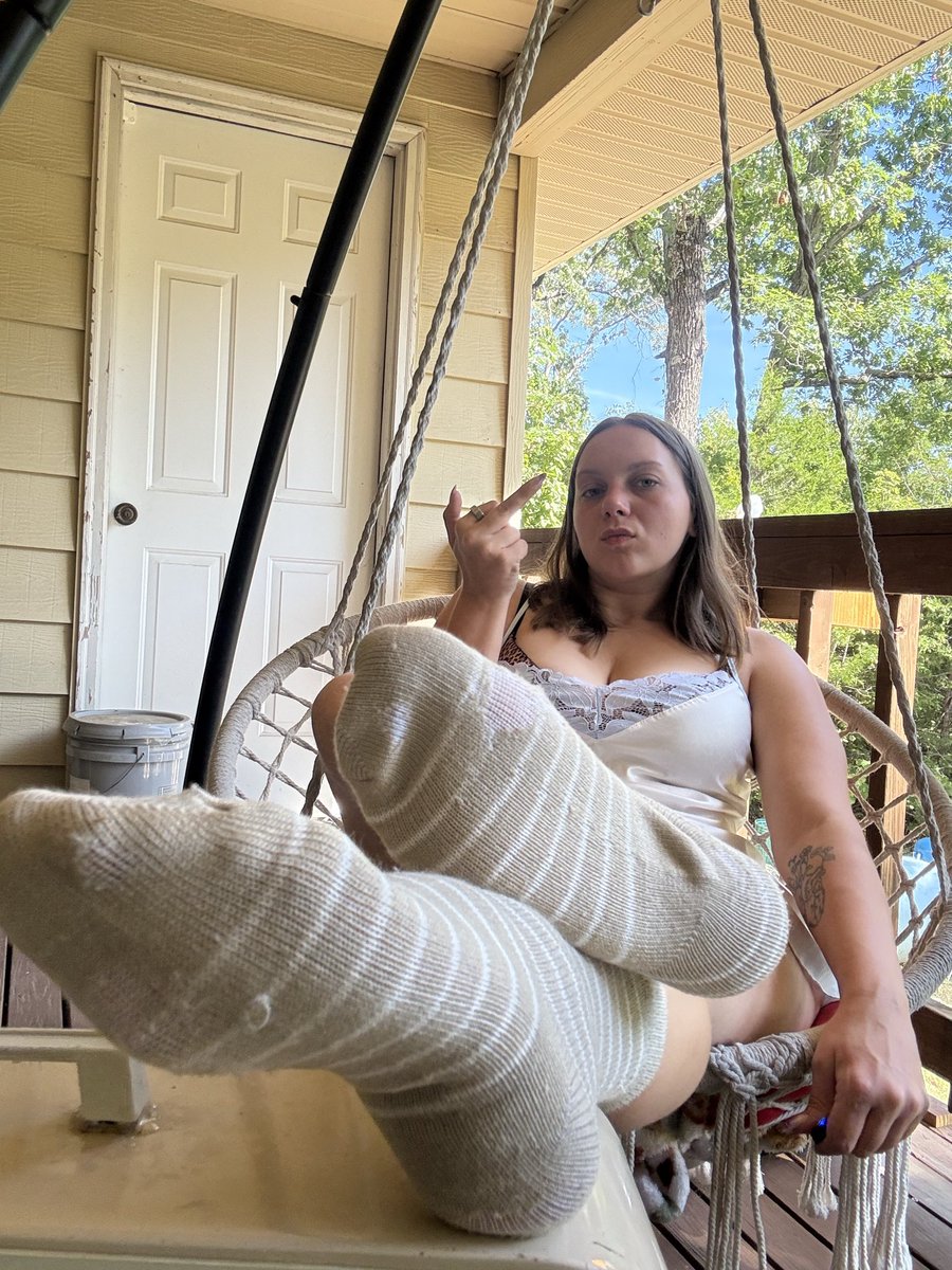 TheFloraThorn's tweet photo. Soles or Socks? 
#feet #sendtribute #paypig #feetfetısh #milf #goddess https://t.co/0bEOGUdGAf