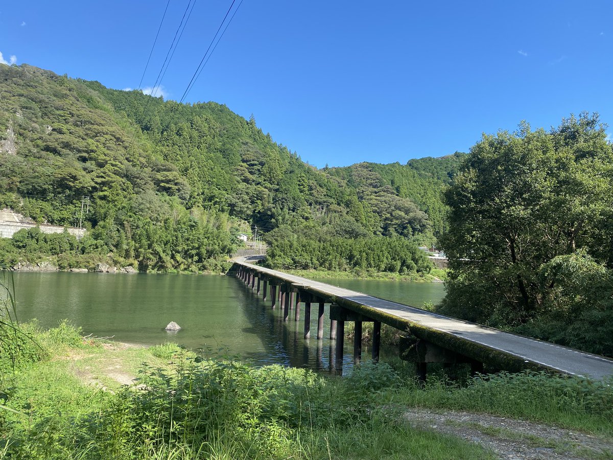 morimotosetsuko's tweet photo. おはようございます。#名越屋沈下橋
今日から10月。本日は、戦没者追悼式に参加させて頂きます。よろしくお願い致します。 https://t.co/t2HYw2VnE4