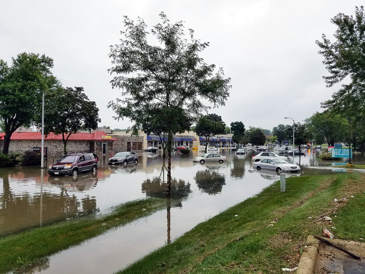 ametsoc's tweet photo. Researchers have developed a mathematical model to predict which neighborhoods should be prioritized for search-and-rescue operations in the wake of a hurricane, with the goal of expediting recovery operations.

Read more about their study: https://t.co/UBsTVDJ1ND https://t.co/PKVXgJIWuY