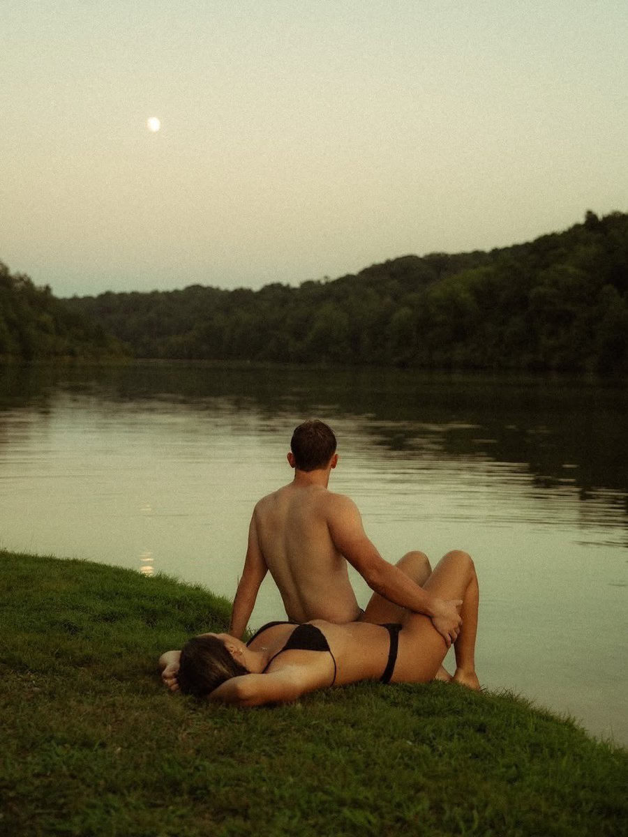 deepnessx's tweet photo. Fullmoon. https://t.co/nwVxx787Xm
