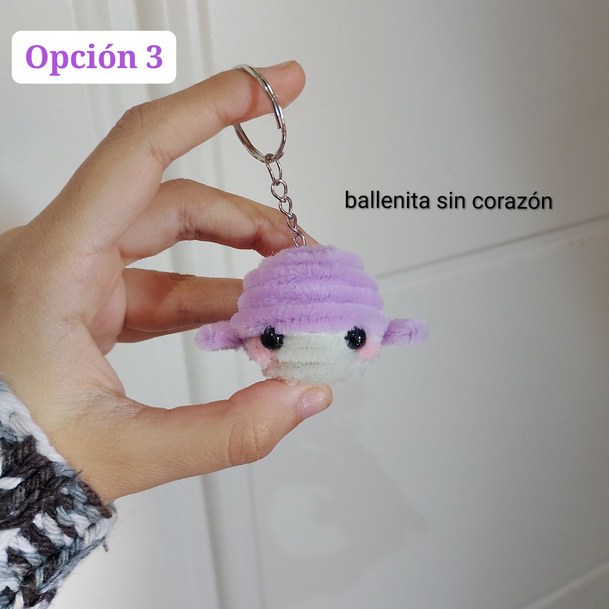 AMexiga's tweet photo. ARMY'S DE MIERDA!!! por fin termine mis freebies y tengo un dilema. Compré dijes de corazón y estoy pensando si ponerle o no. Ustedes que dicen, cual opción queda mejor? 🥺💜🫶🏼
#freebies #BTS #Arjintina #Argmy https://t.co/EdCW0eahRh