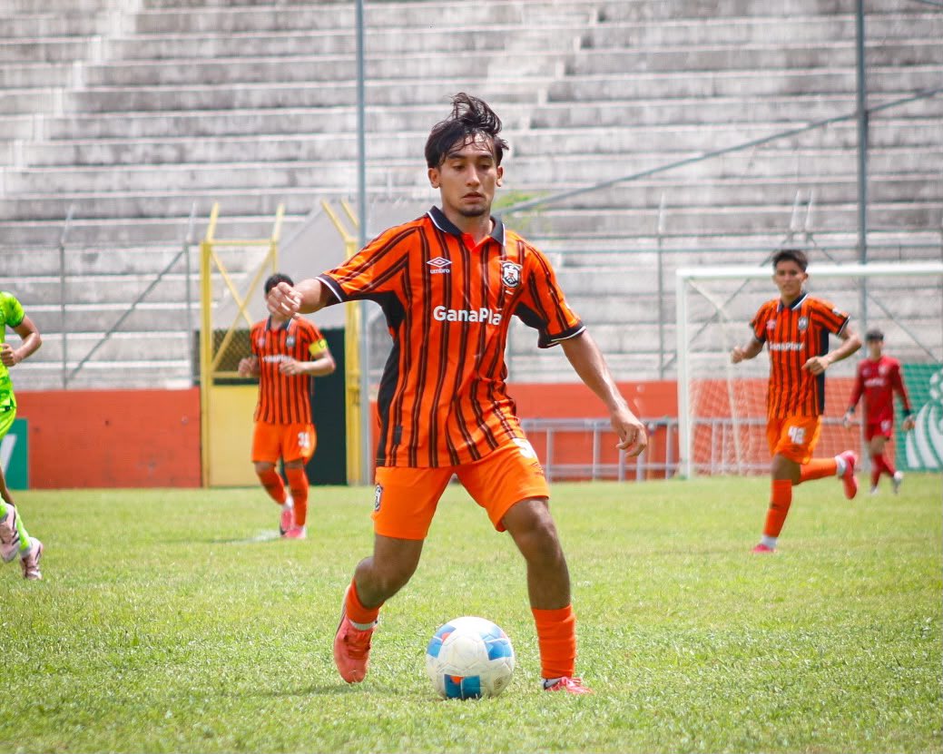 cdaguilamenores's tweet photo. #Reserva |⏱️ En marcha el segundo tiempo ⚽️

🦅 #CDÁ 1-0 #InterTecla 🦜

#ElMásQuerido https://t.co/Lif4XrfQcd