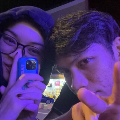 xoxhehexox's tweet photo. the vape isn’t mine. #NewProfilePic https://t.co/ooodlUul5z
