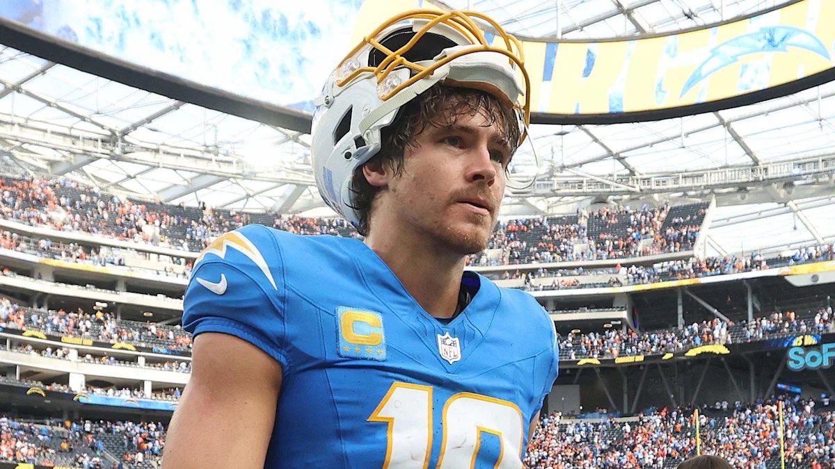 SleeperSeahawks's tweet photo. we simply cannot be the team to let this guy get his first win

lock in boys https://t.co/cXz6NIUgwY