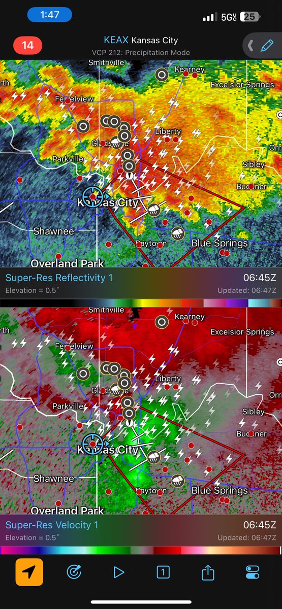 WxAnassKan's tweet photo. @wxKobold @wxtwisted Later around midnight, I noticed a stronger storm developing north of Kansas City and went after it. I caught up around 1:47 AM. It was the strongest storm I chased that night, and I could hear warning sirens as I arrived. Long day, but a great chase. https://t.co/wG60grEY5D