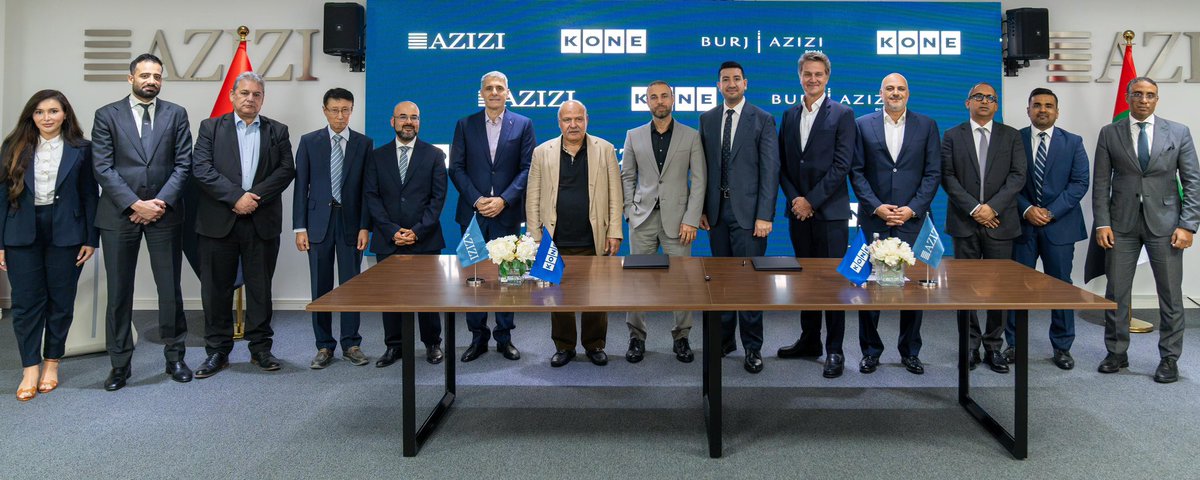 MAziziOfficial's tweet photo. امروز در دفتر کار خود در دوبی‌ شاهد امضای قراردارد همکاری از جانب‌ شرکت عزیزی با شرکت بین المللی کانی در ارتباط با تهیه وسایل‌ و خدمات لیفت (آسانسور) برای برج عزیزی بودم. 
‌
در محفل مختصری که با حضور جمعی از اراکین ارشد شرکت کانی، به شمول‌ محترم فیلیپ‌ دولورمی، رئیس عمومی‌ شرکت مذکور دایر گردیده بود، قرارداد تدارک سیستم‌ کامل انتقالات عمودی برج عزیزی، به شمول‌ ۵۹ آسانسور و ۱۵ زینه متحرک به امضا رسید که روند تطبیق‌ آن بلافاصله بعد از امضا آغاز خواهد گردید.

شرکت کانی یکی‌ از بزرگ‌ترین تولید کنندگان آسانسور در دنیا است که تولیدات آن در شماری از ساختمان های معروف دنیا بکار رفته است.‌

قابل‌ ذکر است که‌ قرارداد برج عزیزی شامل دیزاین و نصب اولین آسانسور دنیا است که قرار است طور مستقیم و بدون وقفه به ارتفاع‌ بیش از ۶۳۰ متر از سطح زمین صعود نماید.