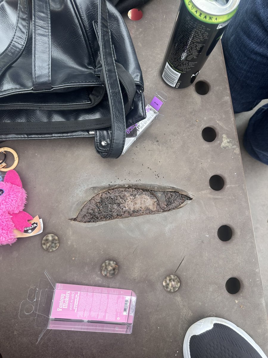 Vanillabutk1nky's tweet photo. The fucking play ground hit beans😭😭😭wtf😭😭😭😭😭😭😭 https://t.co/UIXMDrEOsx