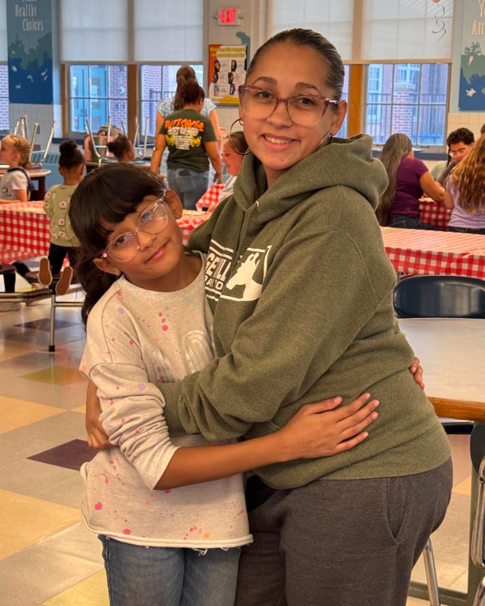 MeridenK12's tweet photo. 💙 Moms and More is off to a great start at John Barry Elementary! This September, students and their female role models joined fourth grade teacher Aimee Boisvert for the first event of the year. They created picture frames and made special memories together!

📷 Aimee Boisvert https://t.co/cZrlkYHqma