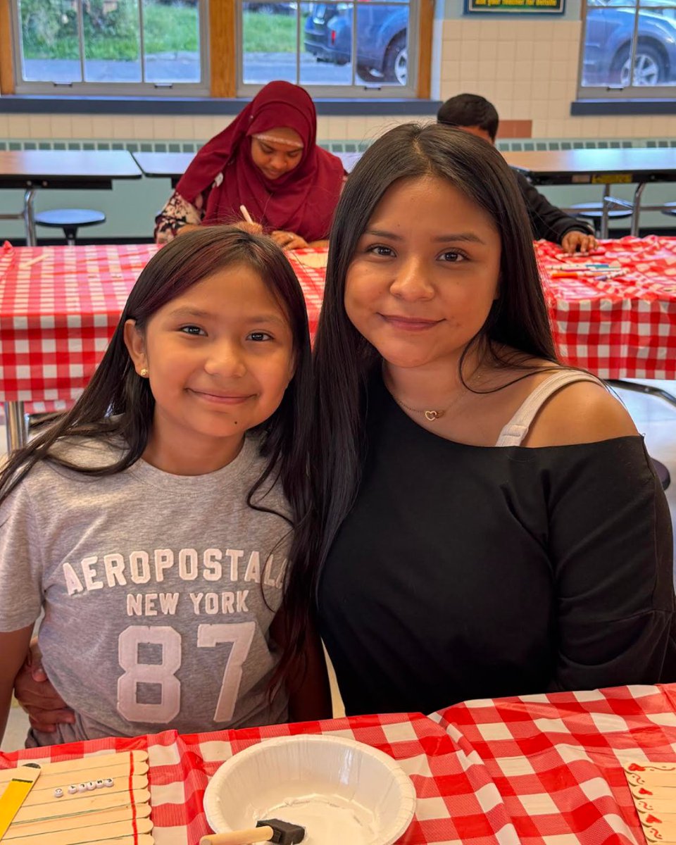 MeridenK12's tweet photo. 💙 Moms and More is off to a great start at John Barry Elementary! This September, students and their female role models joined fourth grade teacher Aimee Boisvert for the first event of the year. They created picture frames and made special memories together!

📷 Aimee Boisvert https://t.co/cZrlkYHqma