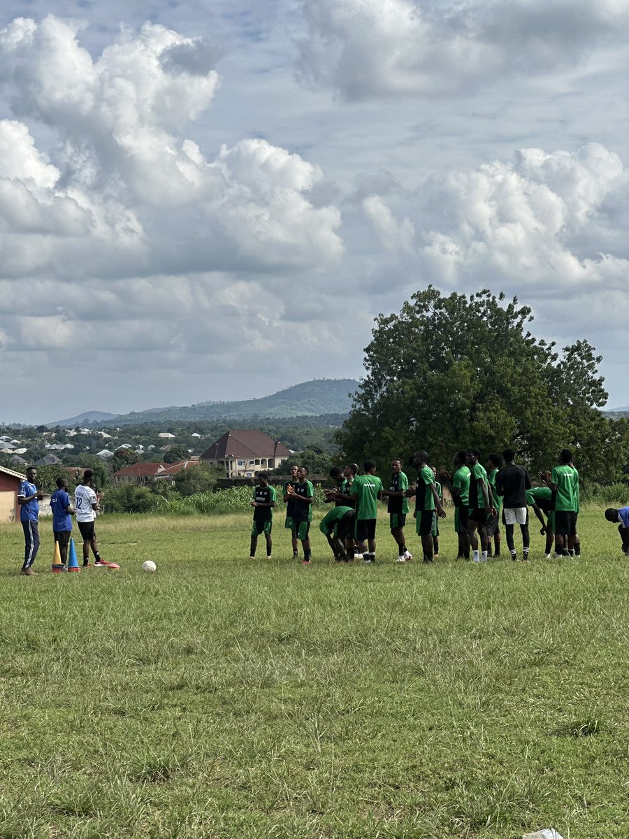 CASTLEFOOTBALLA's tweet photo. Another session. ⚡️ https://t.co/lWQrjGvubr