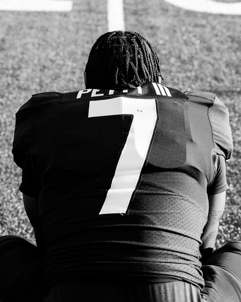 thecharlespetty's tweet photo. First couple games this season , check it out >> 

514 Total Yards 5 Touchdowns
344 Rushing Yards on 50 carries 
170 Receiving Yards on 6 receptions

#1 ATHLETE IN THE STATE OF AR 
JOE T ROBINSON ‘27

CONTACT - 5014123026 
 https://t.co/90uyc2Z0y2 https://t.co/B7ShhRj1oq