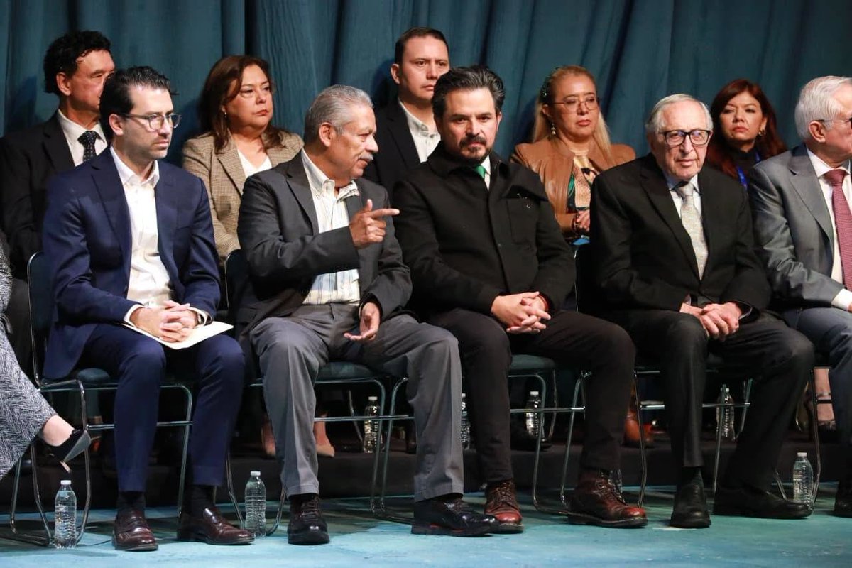 tereso_medina's tweet photo. Hoy acompañé la firma de convenios de Entornos Laborales Seguros y Saludables (ELSSA), junto al Secretario de Salud, Dr. @DKershenobich; el Director general del @Tu_IMSS, Mtro. @ZoeRobledo; y representantes de los empleadores. https://t.co/C8Is8S5jQy