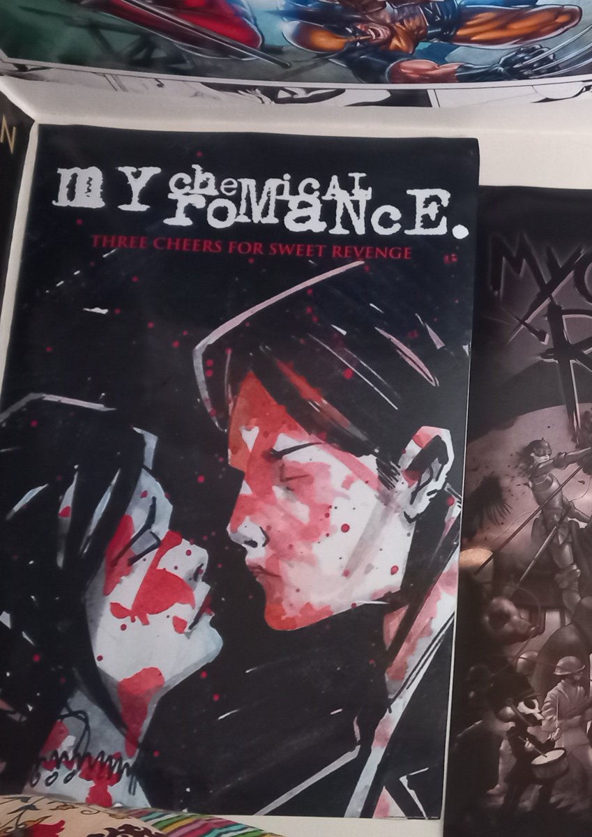 3chrs4swtrvenge's tweet photo. That one friend who really likes three cheers for sweet revenge https://t.co/FxKf94khkT