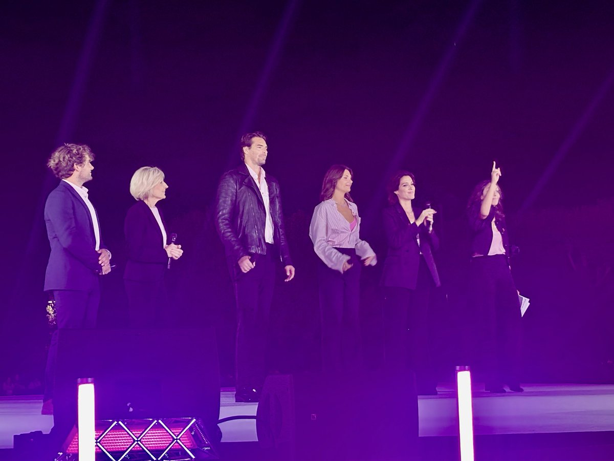 Helenebidard's tweet photo. 🎀1 femme sur 8 concernée par le cancer du sein
Mais dépisté tôt ce cancer guéri dans 9 cas sur 10
Ensemble pour porter #octobrerose
la nécessité de se faire dépister
et de donner les moyens à toutes les femmes:
Bientôt la signature des décrets pour la prise en charge intégrale ! https://t.co/UUUPmERofn