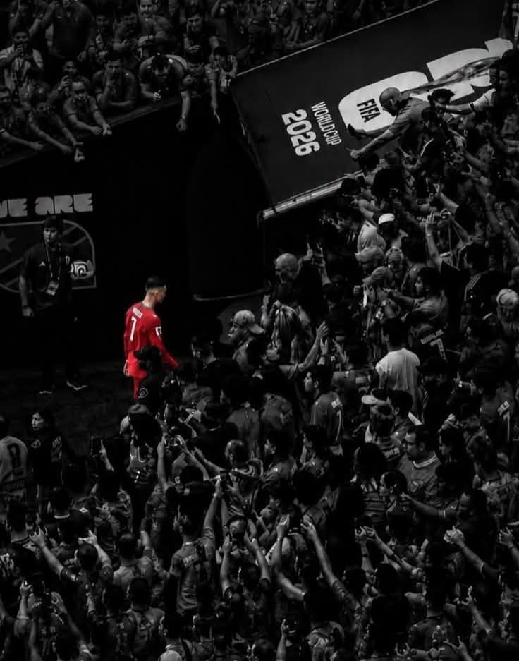 Ms_united_'s tweet photo. Millions haters 🤬 

BUT

Trillions LOVE Him ❤️ https://t.co/6JmLkLXUC3