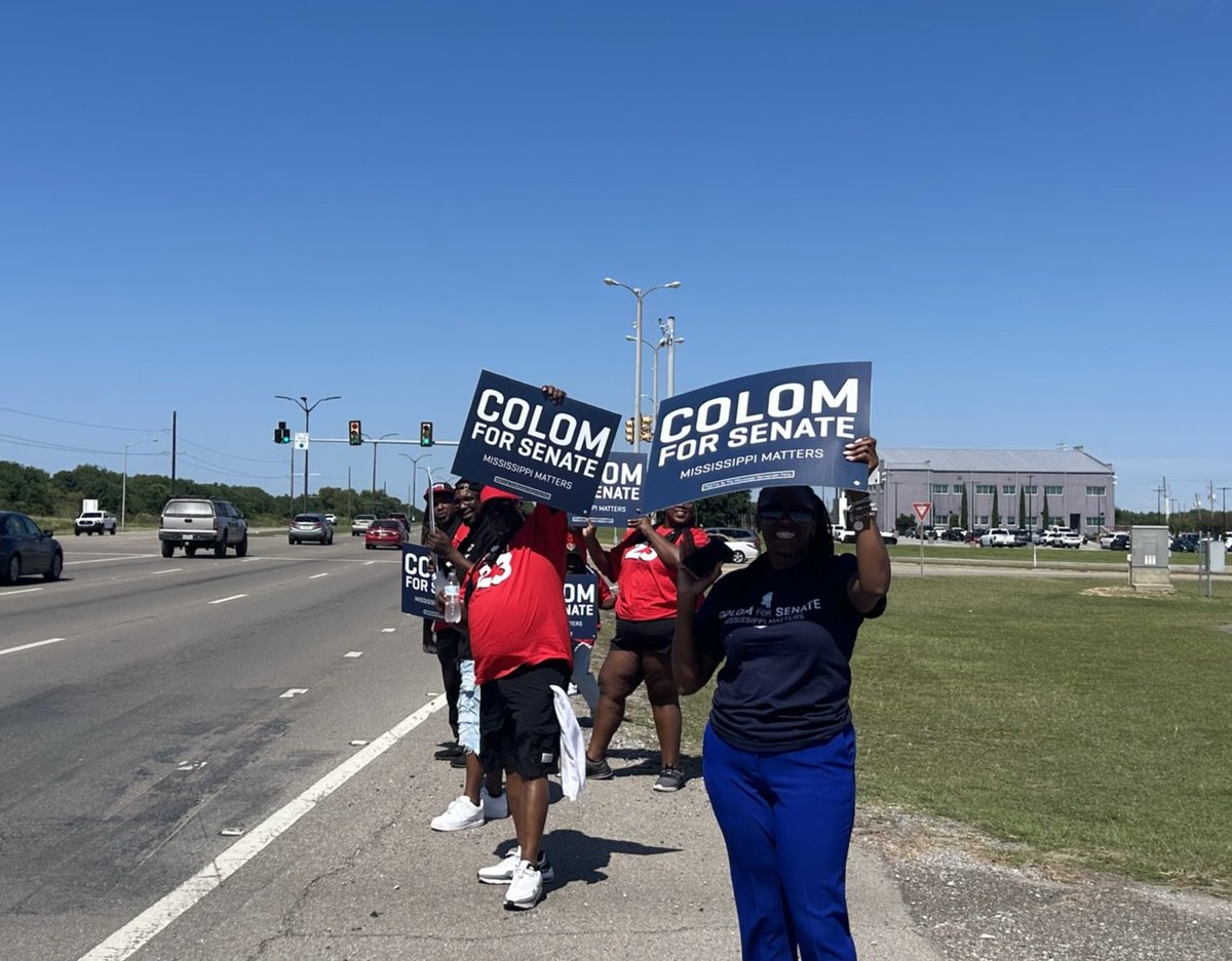 AFLCIO's tweet photo. Across the country, working people are fed up, and they’re showing up in force to help elect candidates who will stand with us, not the rich and powerful.

Our work makes this country and economy run every day, and this November, we’re taking this country back! https://t.co/2WHlsnmsL2