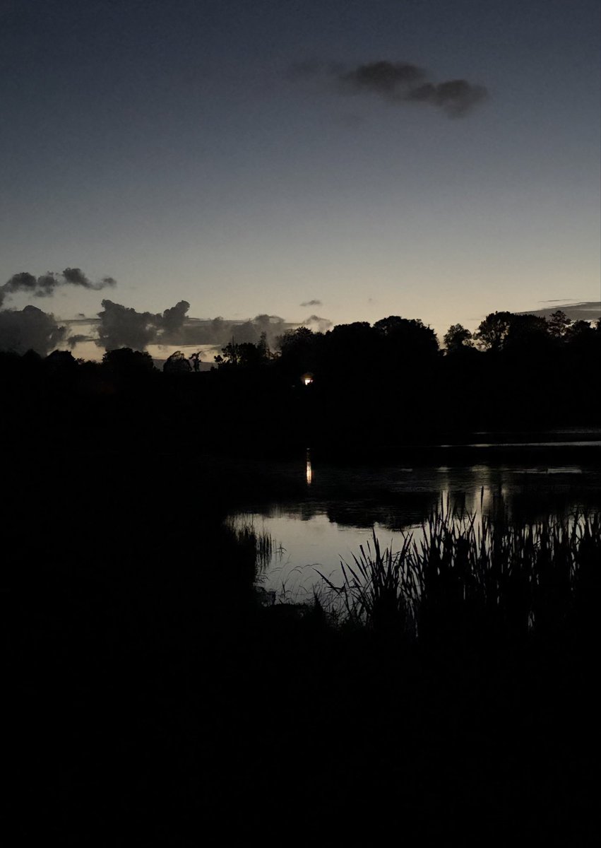 devlin_jp's tweet photo. The house at the far side of the lough. https://t.co/iEtO6VbIfl