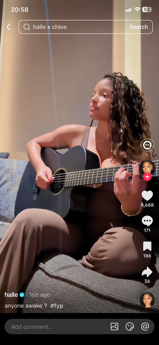 Hsc_060's tweet photo. @Niccilopo @Imbree4kay @drigbodoll Look at the engement for her music and look at the ones for he bd Halle Bailey got the worse fans in the world 😭😭😭😭 https://t.co/hJP1AmW6L5
