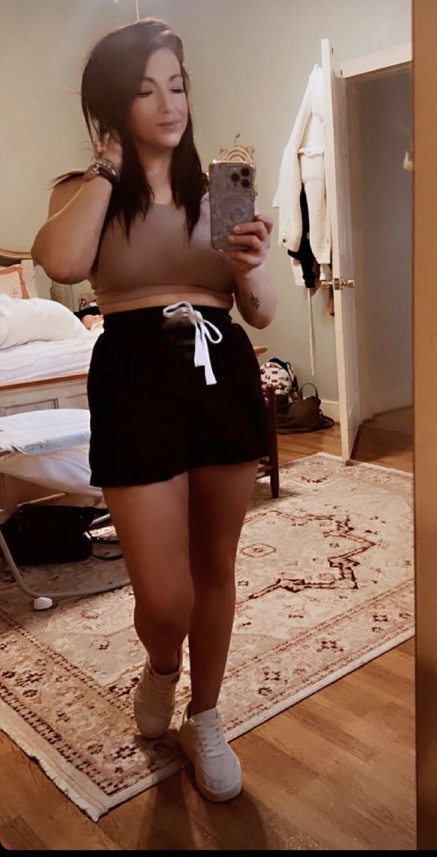 prettynsecret's tweet photo. How are yall tdy https://t.co/eYciTNuCI0