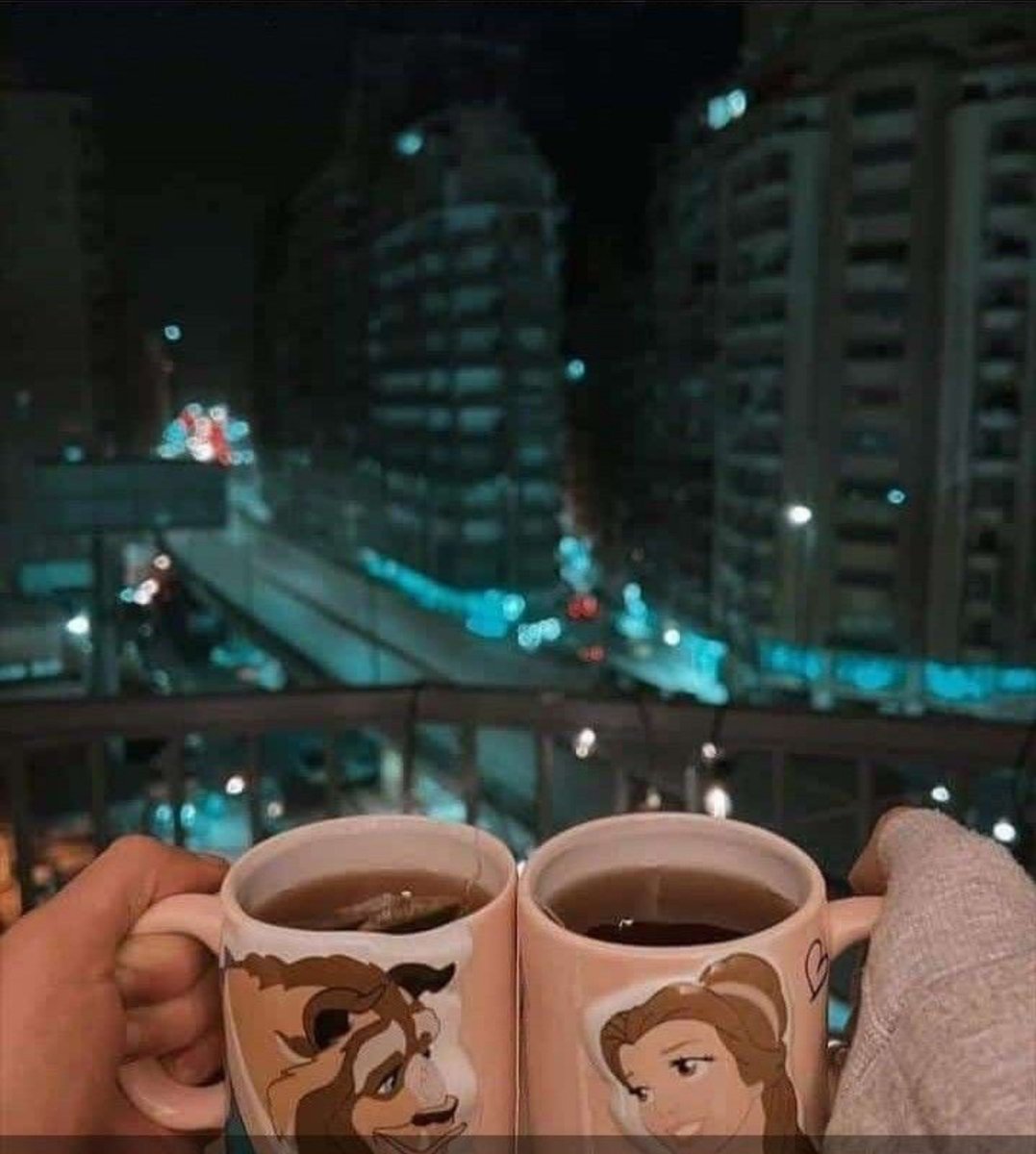 B_147512's tweet photo. واعملك بايديا الشاي ، واحكيلك حكاياتي❤️ https://t.co/VhhdFnm2me