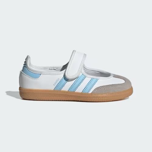 maisonsneaksn's tweet photo. Prix 🏷️ 15000fr

Pointure de 40 à 45 

Contact 786311212 https://t.co/pAsvgqtzI7