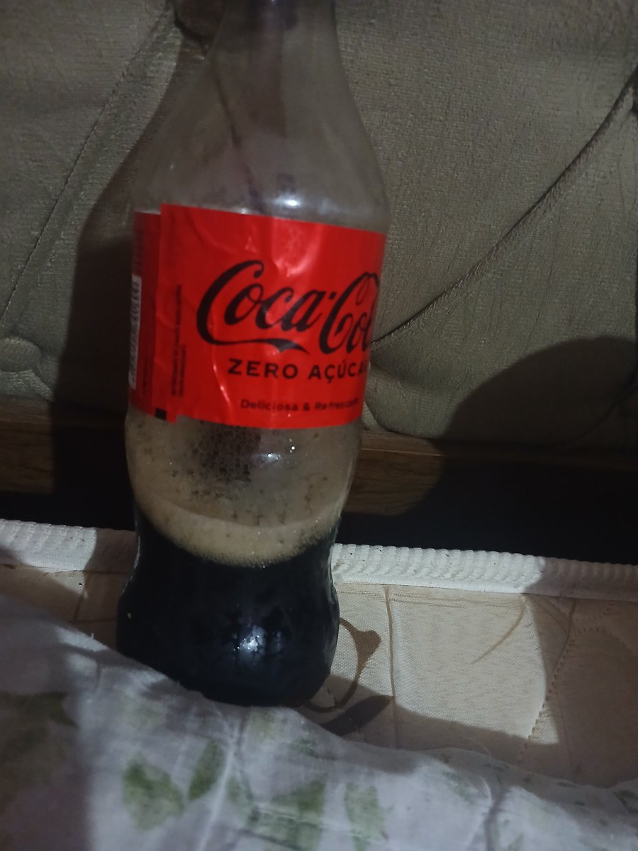 gwisans's tweet photo. coca pra equilibrar https://t.co/x0iZpoerjG